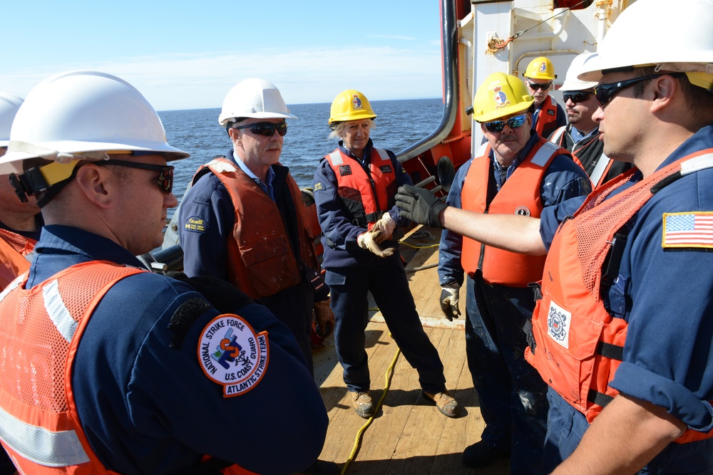 US Coast Guard, Canadian Coast Guard oil spill recovery training at CANUSLANT