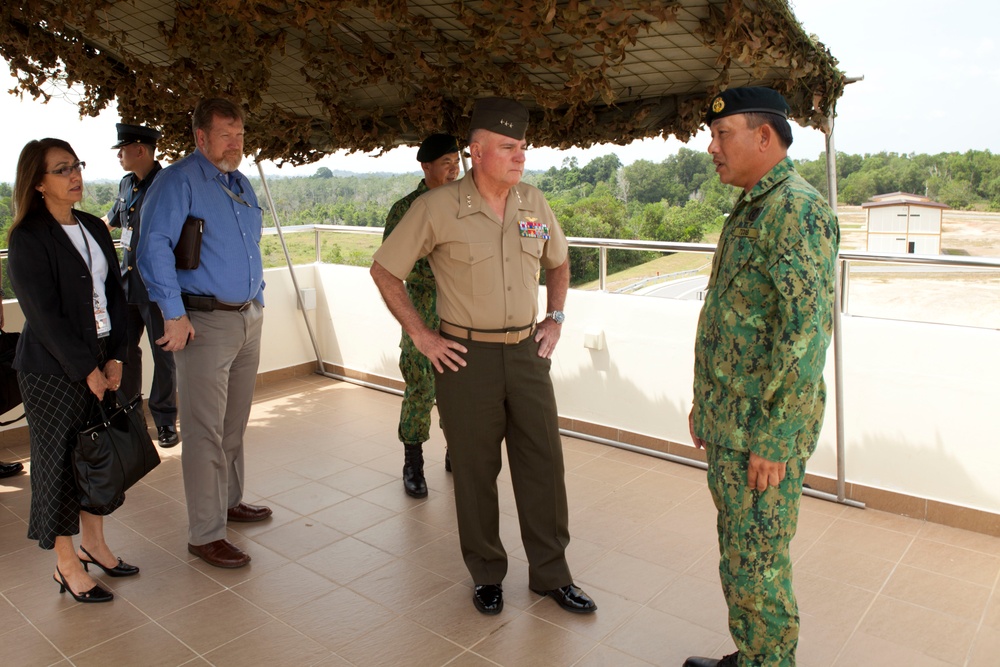 Bruneians welcome senior US military officials