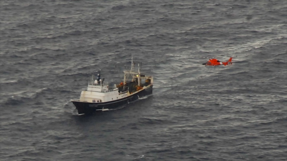 DVIDS - Images - Coast Guard Medevacs Man From Fishing Vessel Near ...