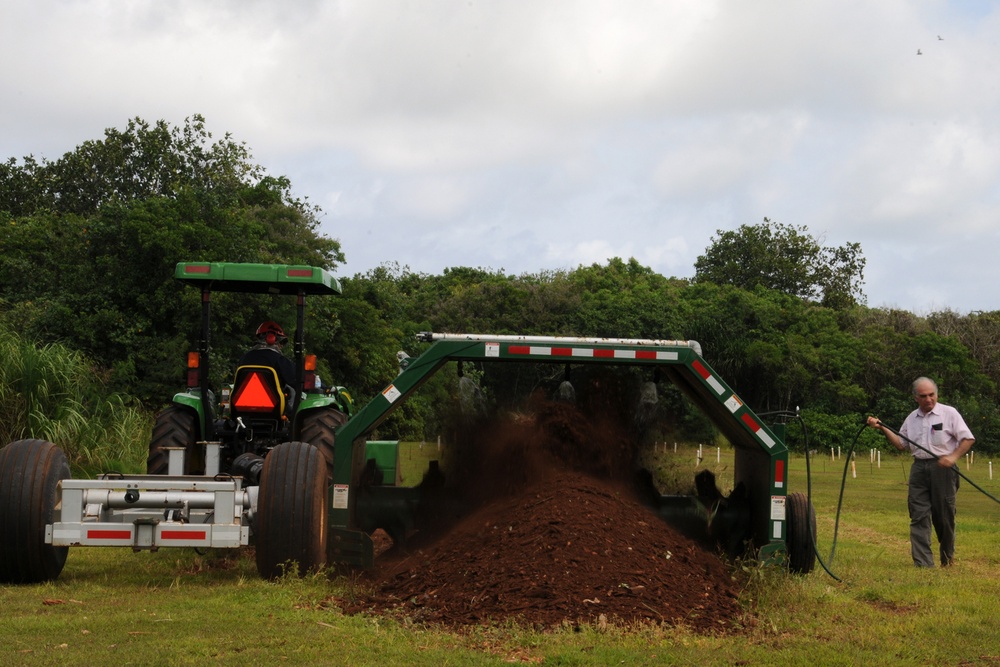 Andersen aids research, helps students turn mulch into master’s degrees