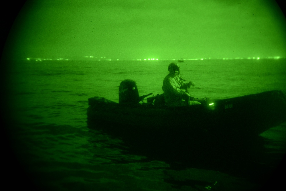 EODMU-1 Night Dives during Dawn Blitz