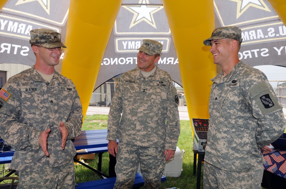 Columbus, Ohio, resident represents Signal Corps at Army Reserve Mega Event