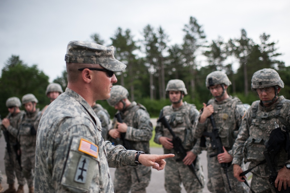 2013 U.S. Army Reserve Best Warrior Competiton:  Urban Orienteering