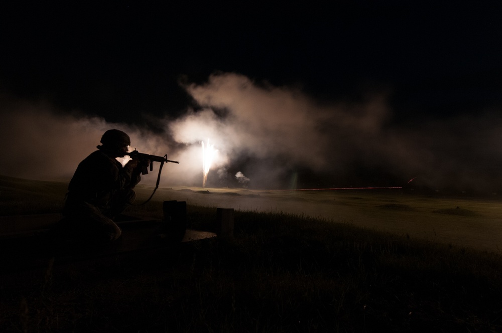 2013 U.S. Army Reserve Best Warrior Competition: M4 rifle night fire