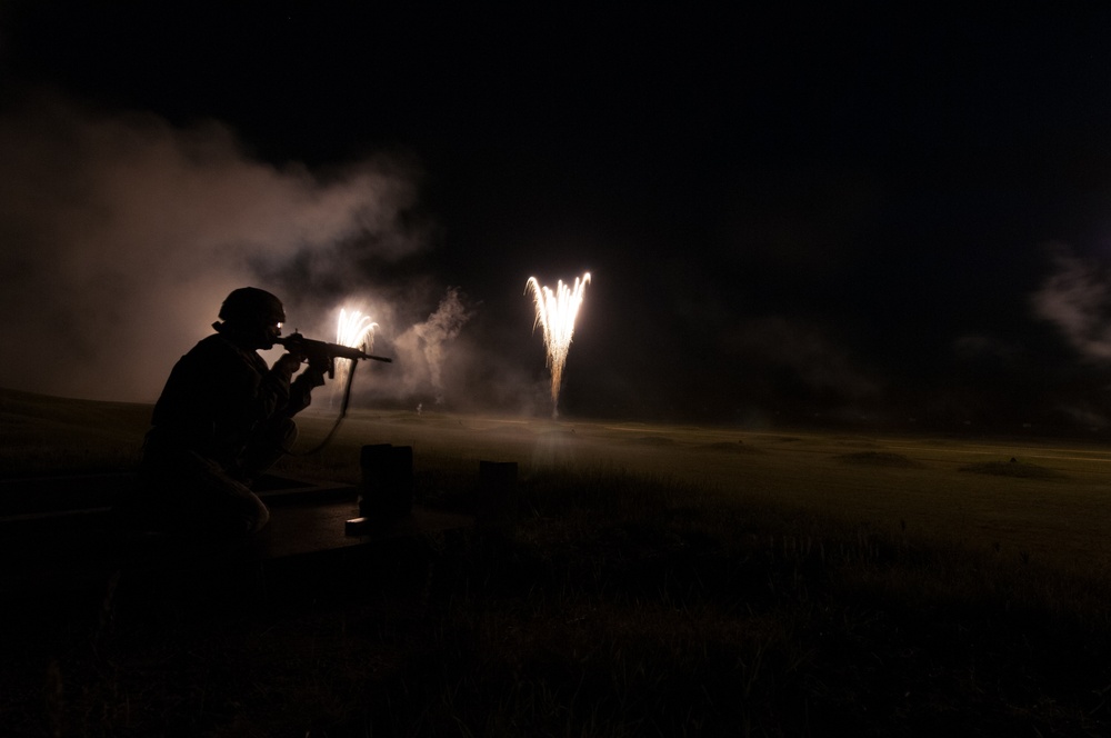 2013 U.S. Army Reserve Best Warrior Competition: M4 rifle night fire