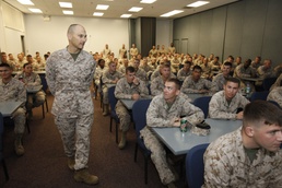 MCIEAST leaders talk with Cherry Point Marines