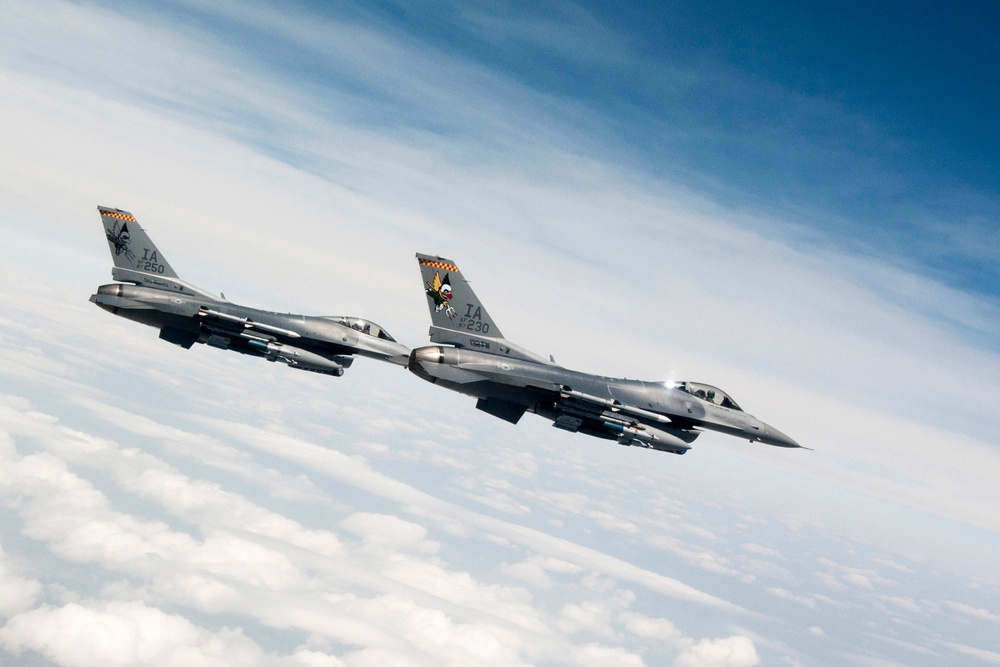132nd F-16s take flight over Iowa