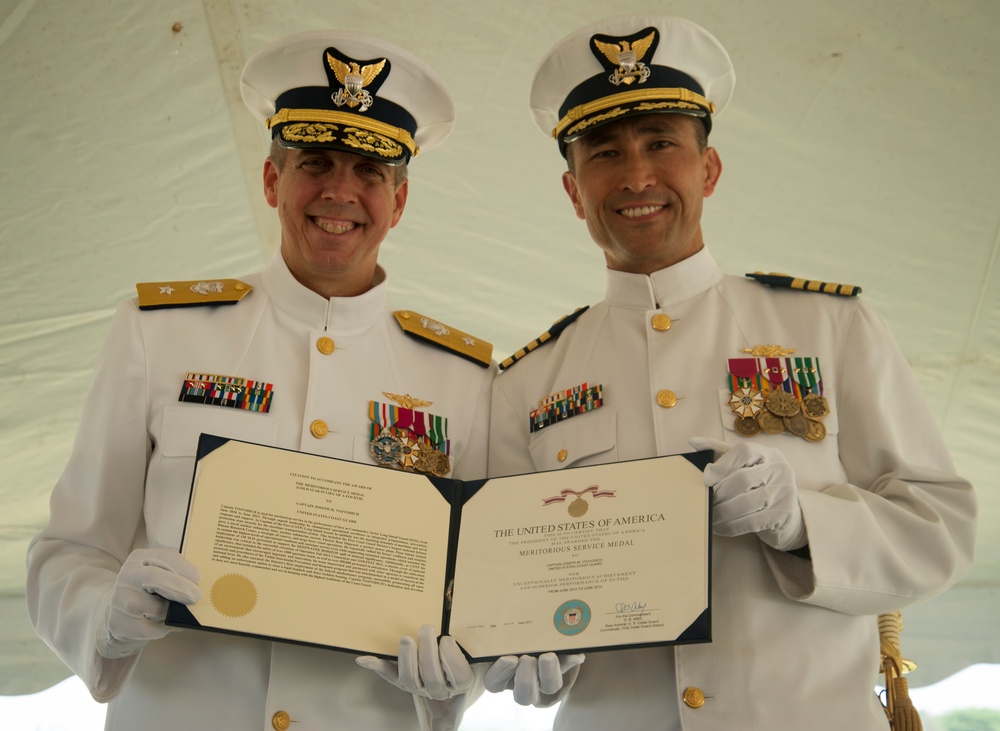 Sector Long Island Sound holds change of command ceremony