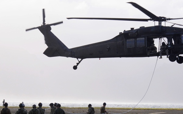 25th CAB trains with Navy divers
