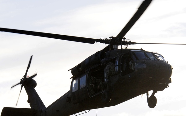 25th CAB trains with Navy divers