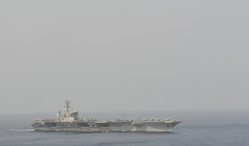 USS Nimitz underway in Gulf of Oman