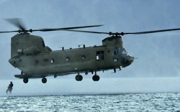 25th CAB trains with Navy divers