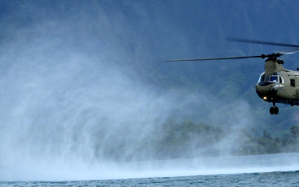 25th CAB trains with Navy divers