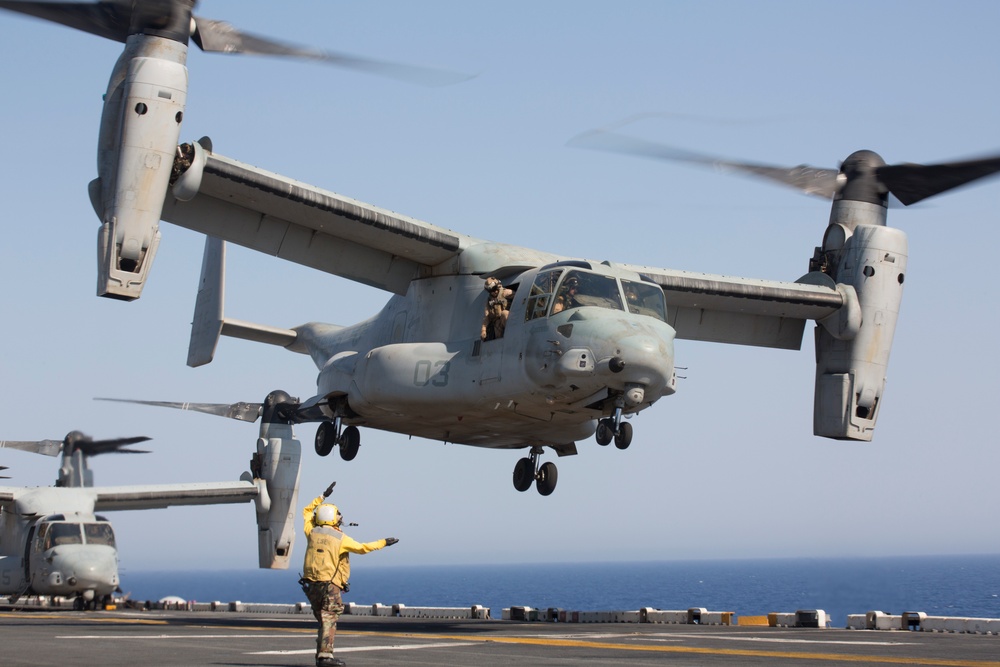 USS Kearsarge flight deck action