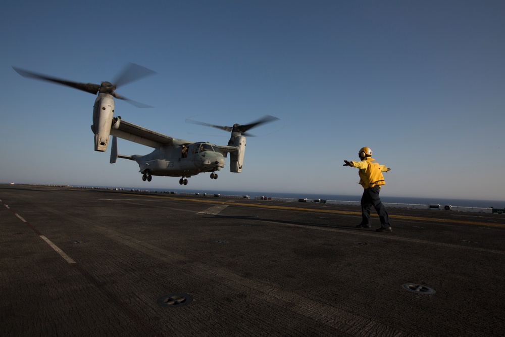 USS Kearsarge flight deck action