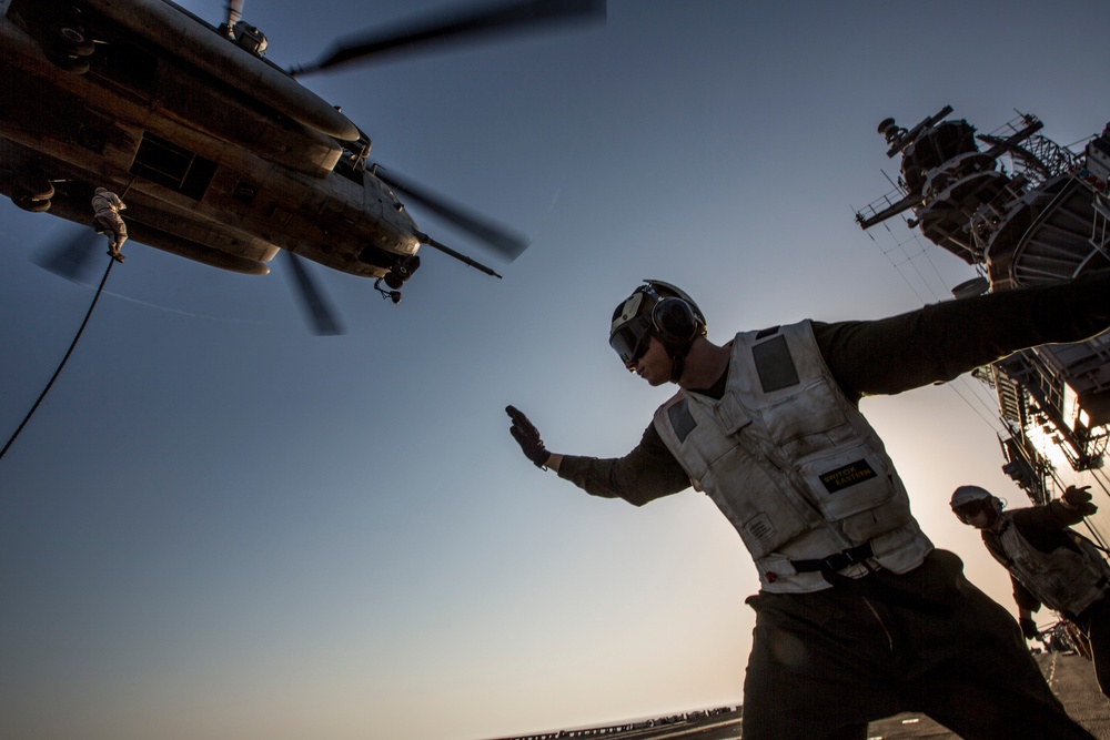 USS Kearsarge flight deck action