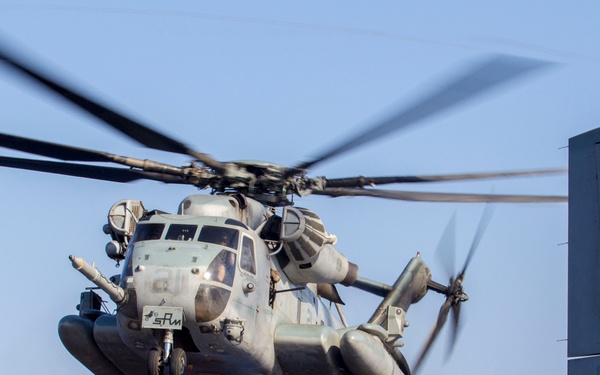 BLT 3/2 Fast Ropes aboard USS Kearsarge (LHD 3)