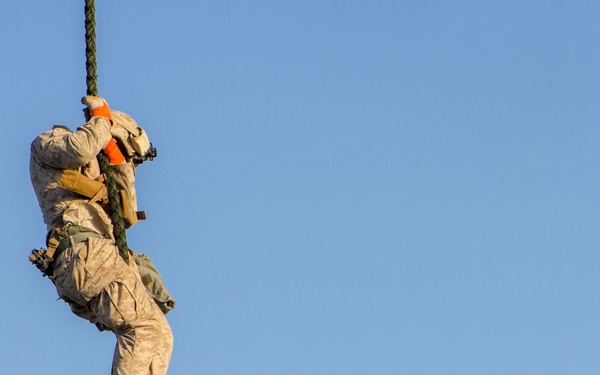 BLT 3/2 Fast Ropes aboard USS Kearsarge (LHD 3)