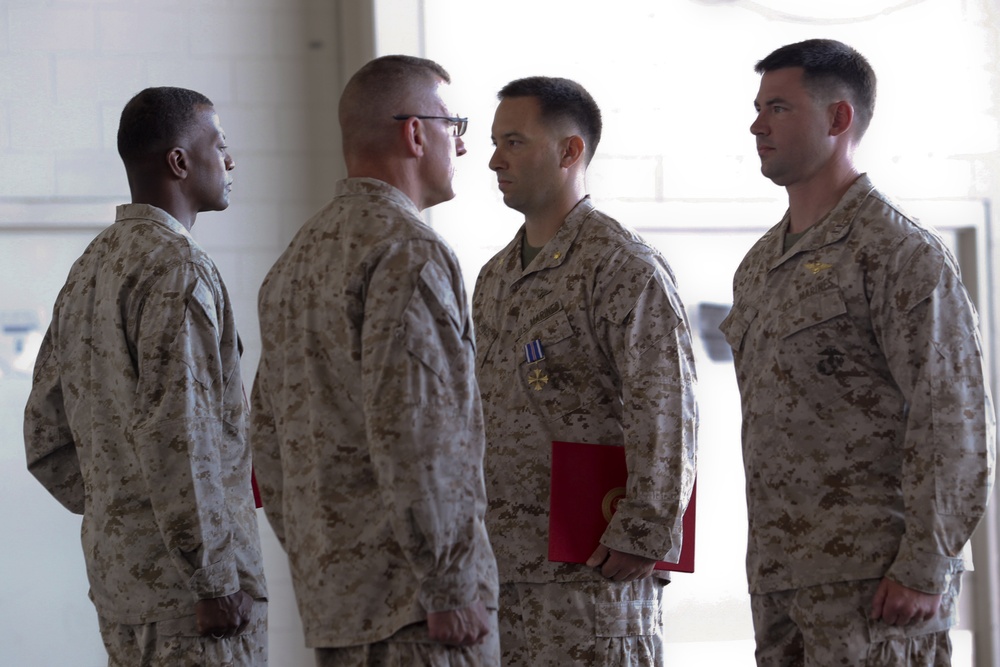 VMM-365 Marines receive awards for bravery