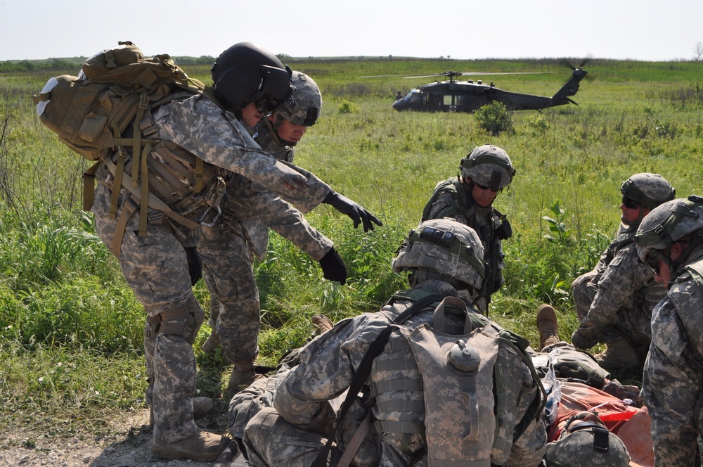 Army air medical evacuation trains for deployment