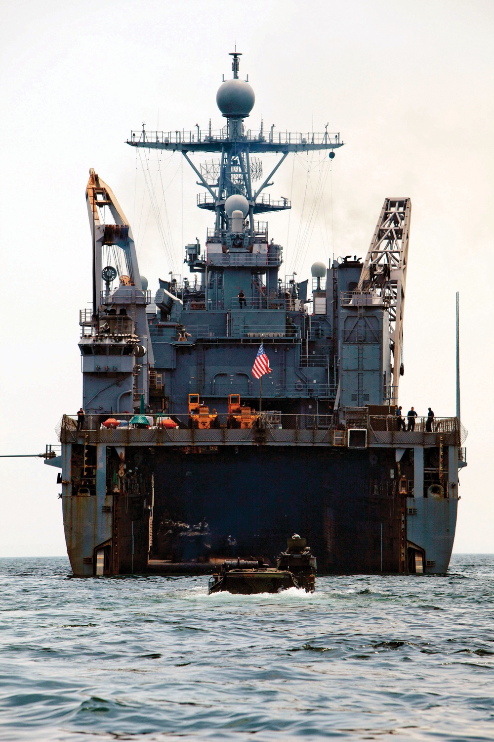 Marines execute amphibious assault with Malaysian Armed Forces