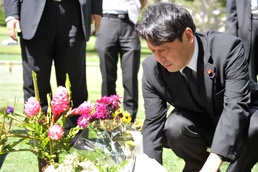 Japanese minister of defense honors American veterans at National Cemetery of the Pacific