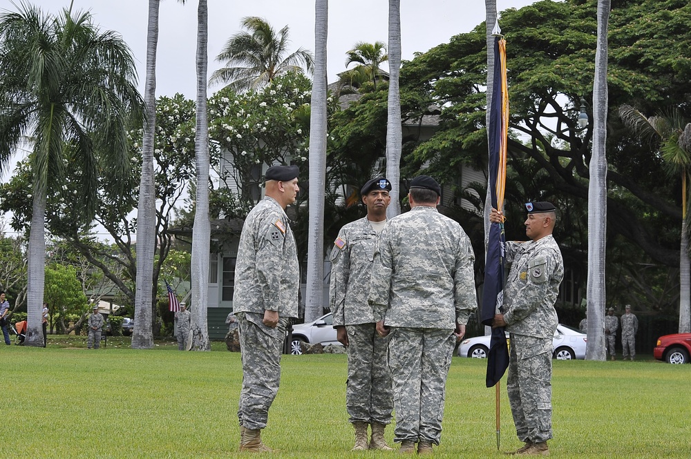 Brooks relieves Wiercinski as US Army Pacific commander