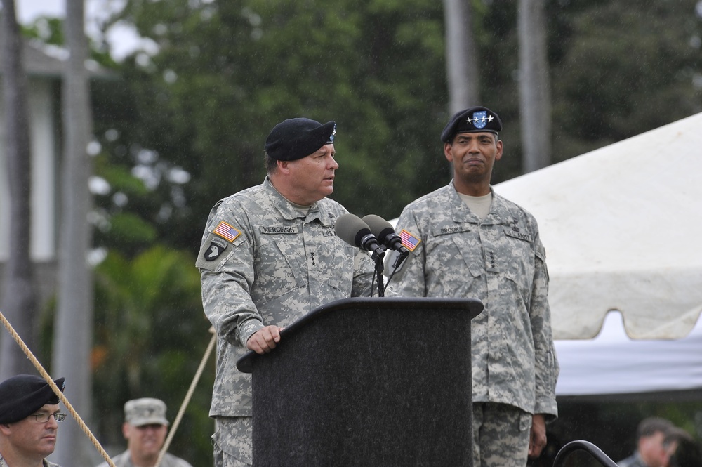 Brooks relieves Wiercinski as US Army Pacific commander