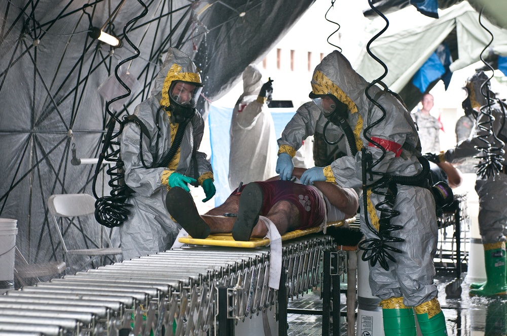 Medical soldiers hone skills for chemical environment