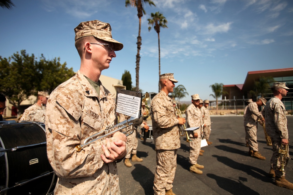 DVIDS - Images - Lieutenant Col. Rivera takes charge of CLB-15 [Image 1 ...