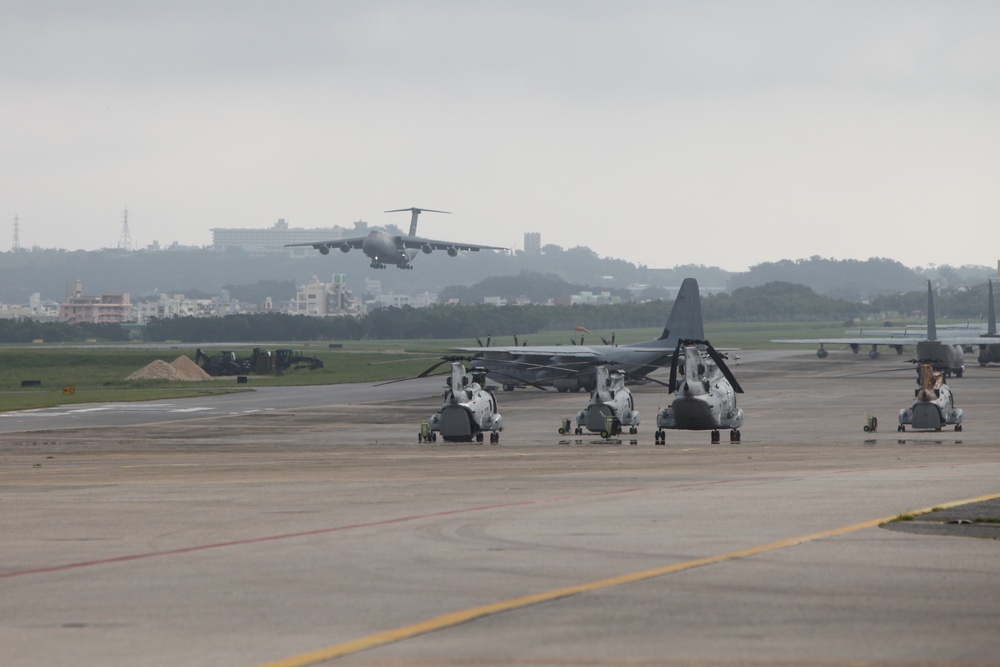 C-5 Galaxy Landing