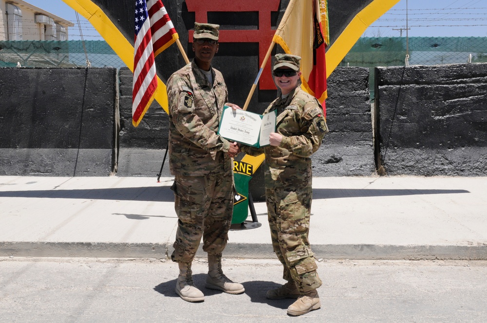 Task Force Lifeliner reenlist soldiers during the Fourth of July