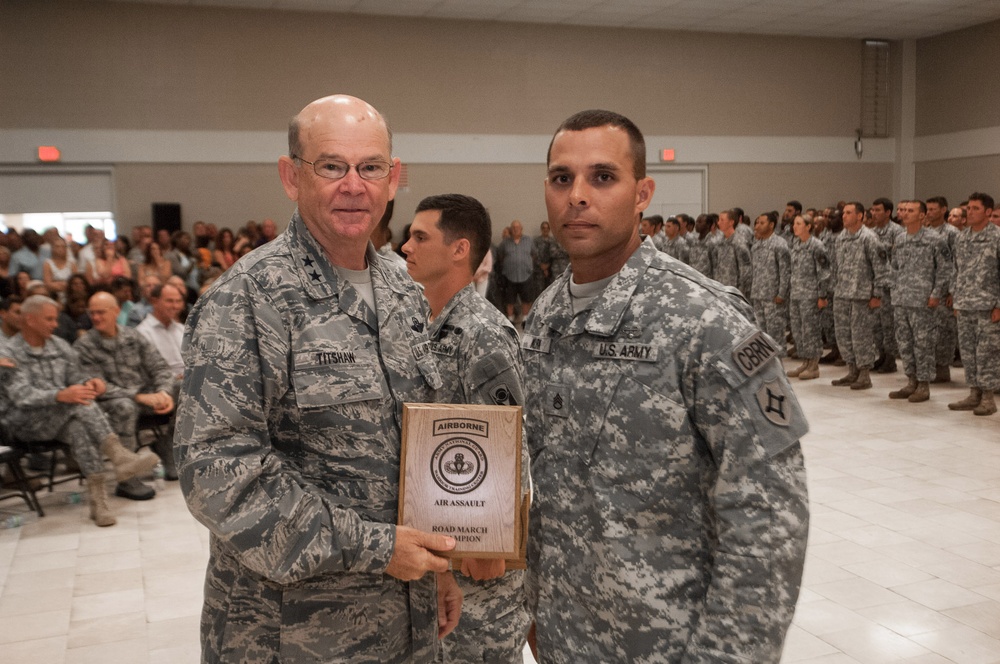 DVIDS - News - Soldiers, airman graduate from Air Assault Course
