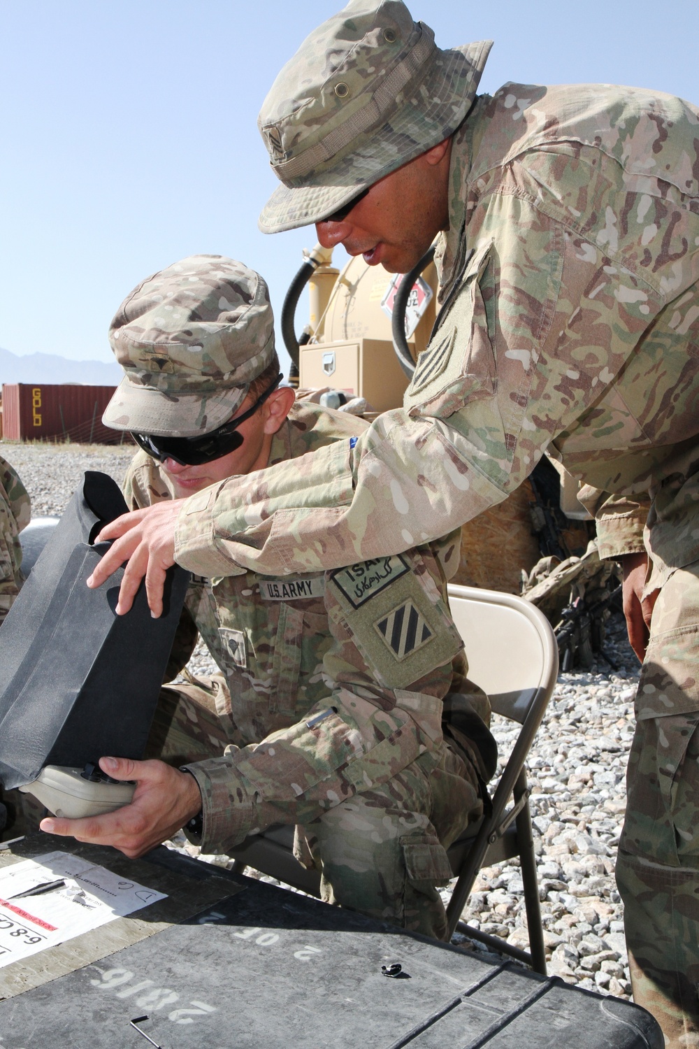 3rd ID soldiers certify on Raven unmanned aircraft