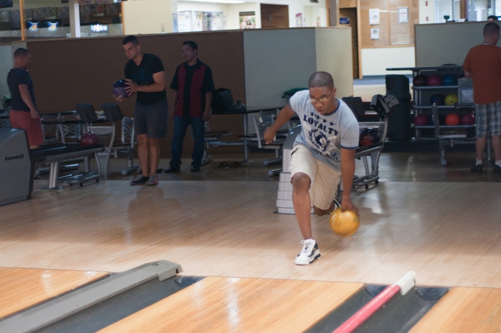 Bowlers battle to win &quot;Splits and Gutters&quot;