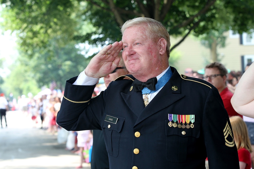 Who Salutes A Medal Of Honor Recipient