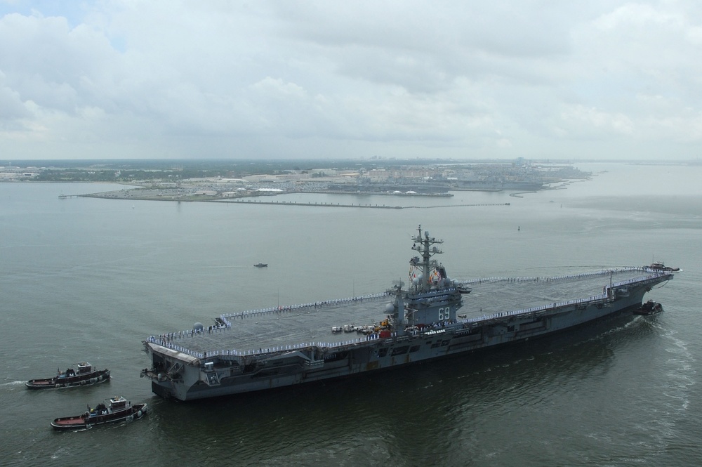 USS Dwight D. Eisenhower arrives at Naval Station Norfolk