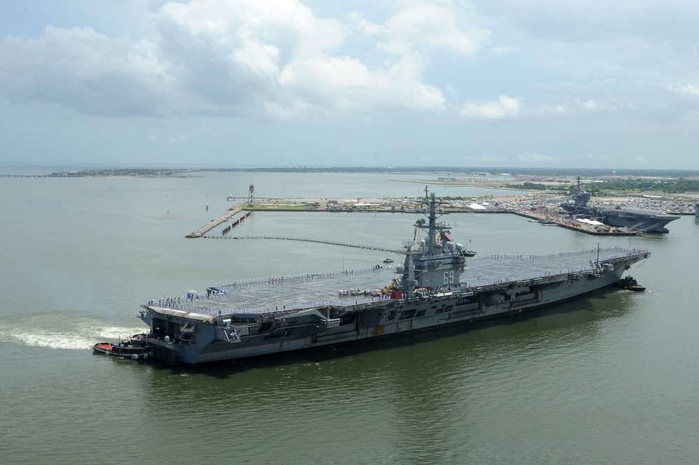 USS Dwight D. Eisenhower arrives at Naval Station Norfolk