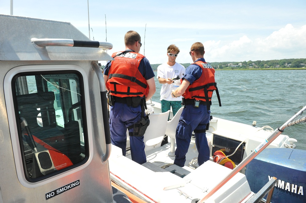 DVIDS Images Coast Guard boarding team ensures boaters' safety