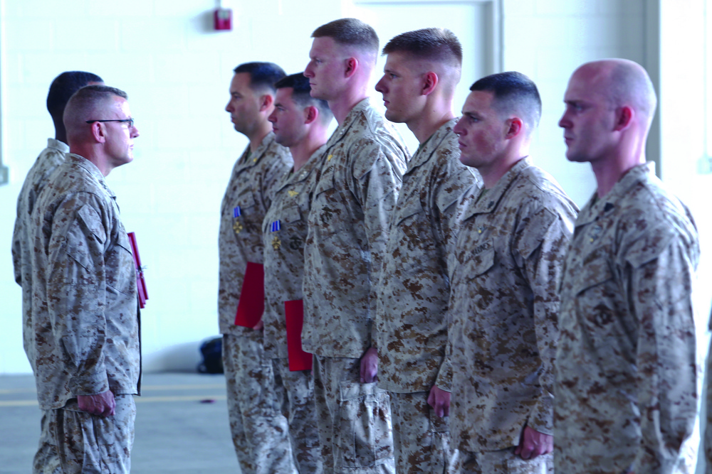 VMM-365 Marines receive awards for bravery