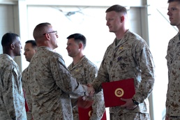VMM-365 Marines receive awards for bravery