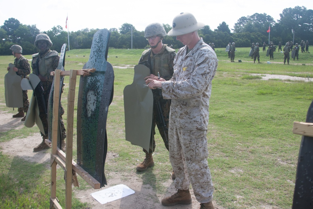 Parris Island recruits introduced to Corps' combat shooting