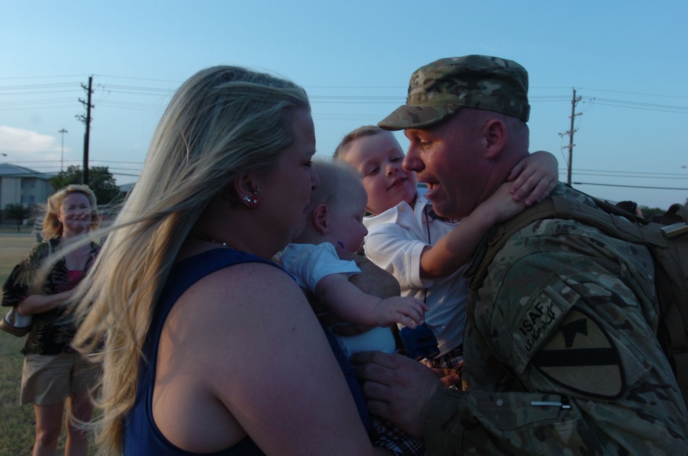 Long Knife soldier returns home to family, new son