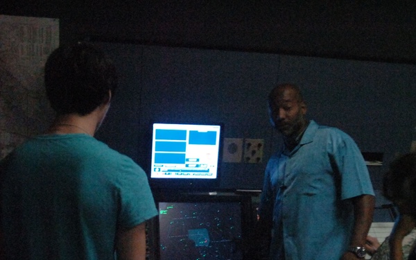 Long Knife families go behind the scenes at Army airfield