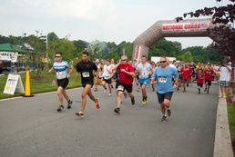 NC Guardsmen connect with community through running