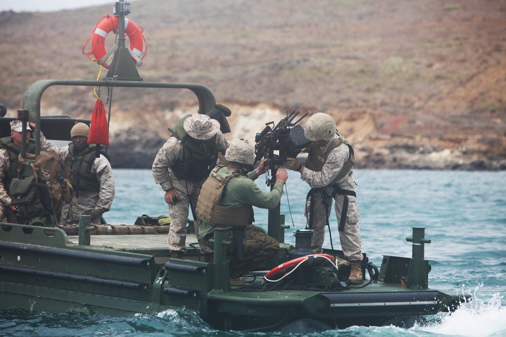 Bridge Company conducts live-fire exercise off boats for first time