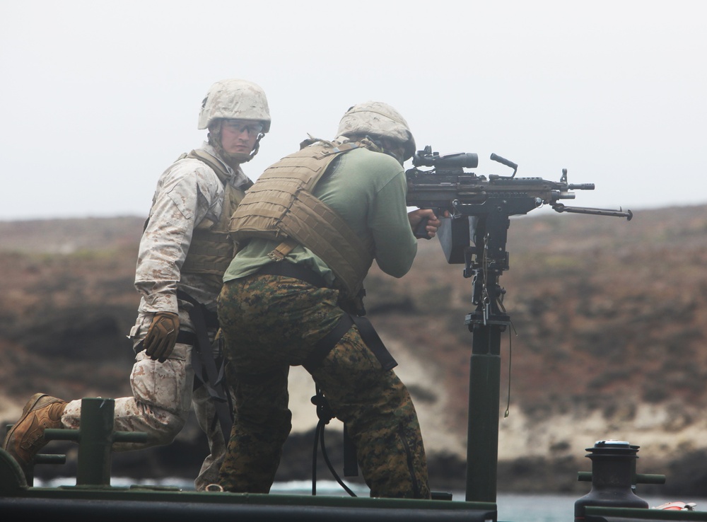 Bridge Company conducts live-fire exercise off boats for first time