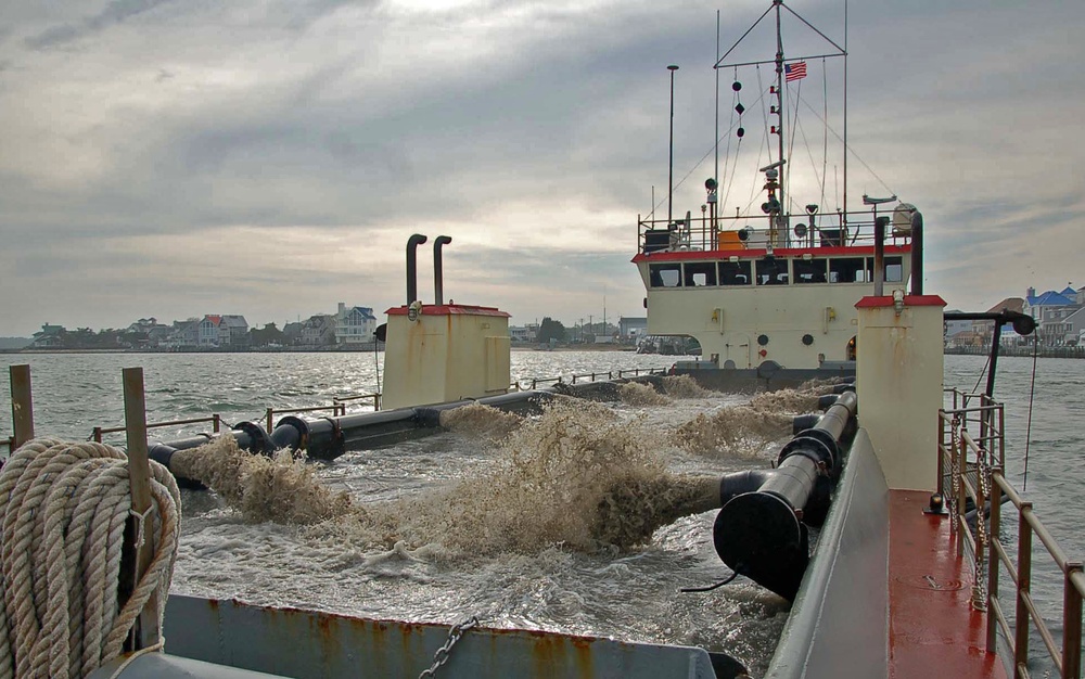 Hopper Dredge CURRITUCK: ‘Indispensable’ vessel safely removes hazards to navigation