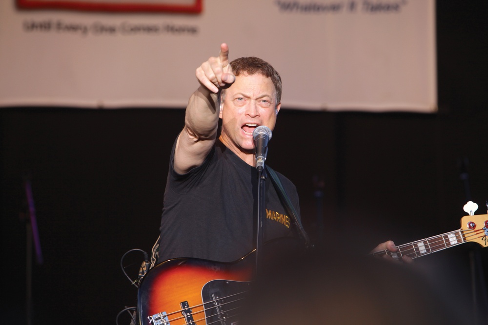 DVIDS Images Gary Sinise, Lt Dan Band add flair to Fourth of July
