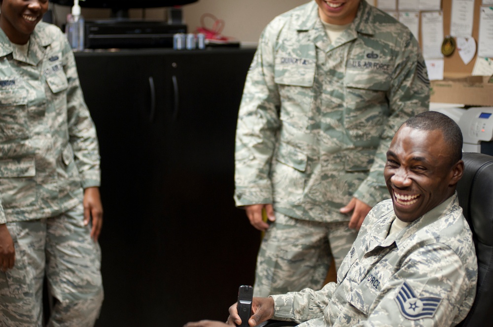 Airman crosses from deaf culture into the blue future